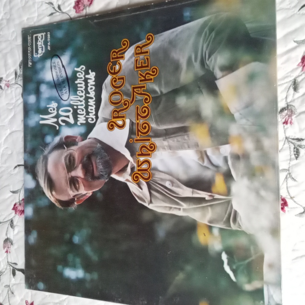 Free with Bundle over $20, Vintage Roger Whittaker Lp in French